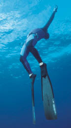 Diver mimics a shallow water blackout